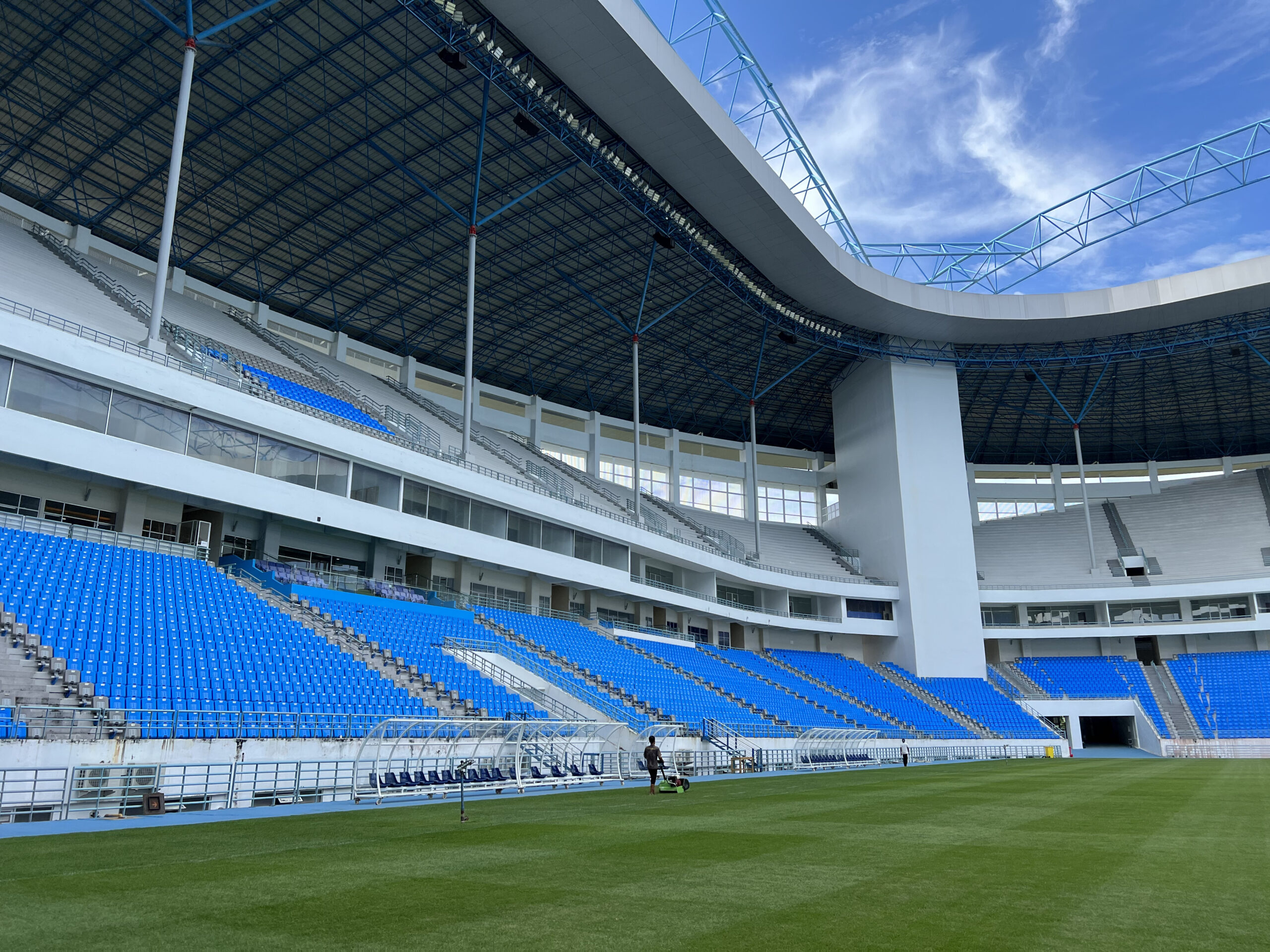 Peninjauan Proyek Stadion
